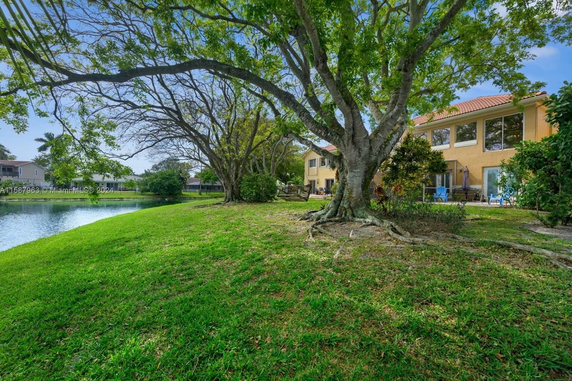 11235CoralSpringsBackYard3