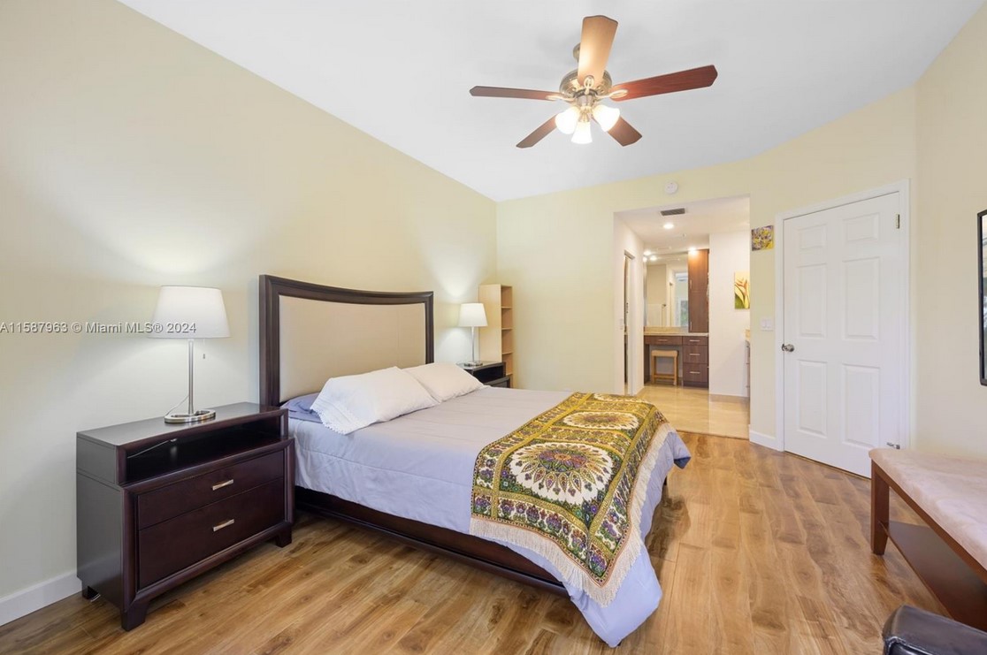 11235CoralSpringsBedrm4
