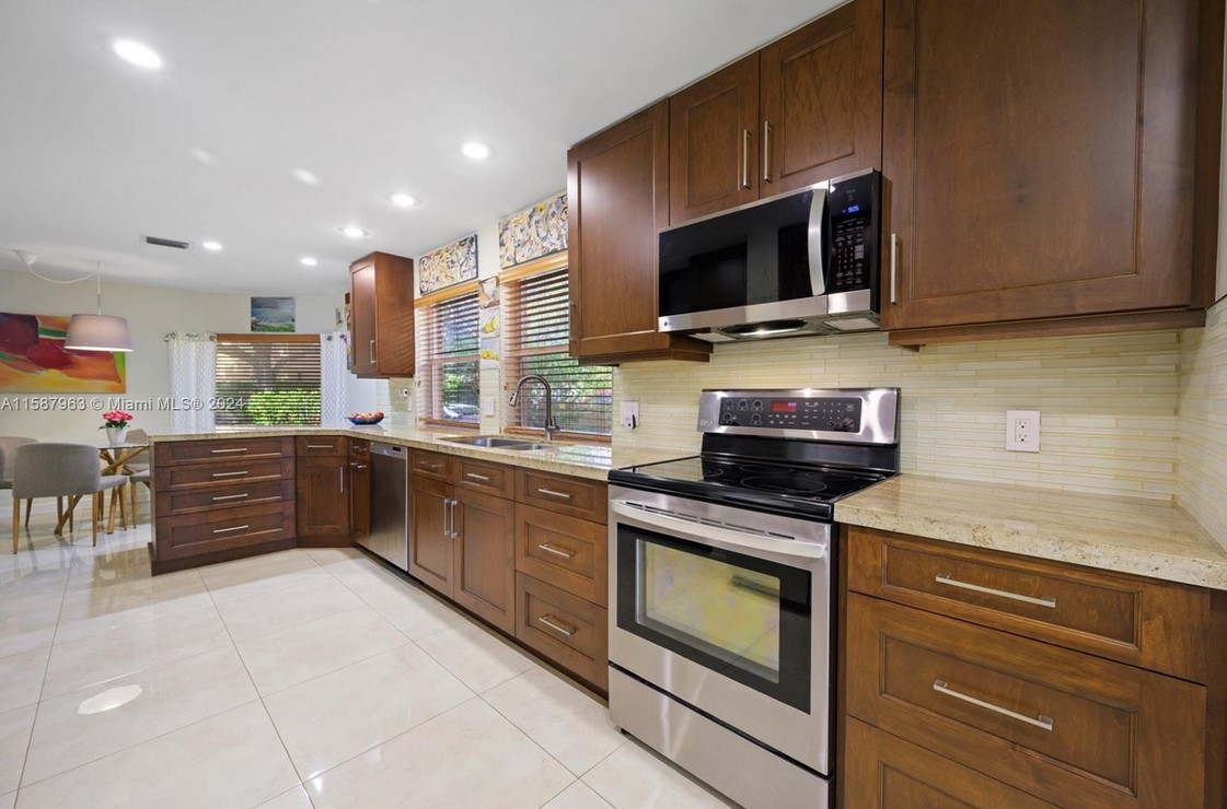 11235CoralSpringsKitchen