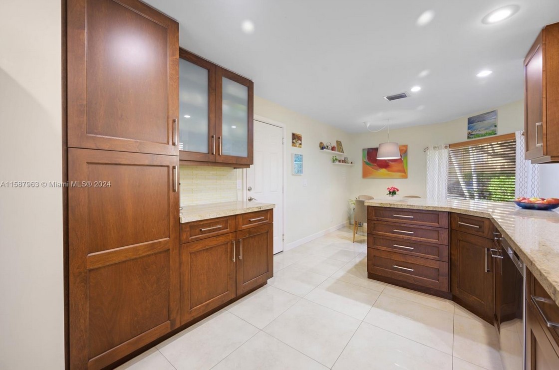 11235CoralSpringsKitchen4