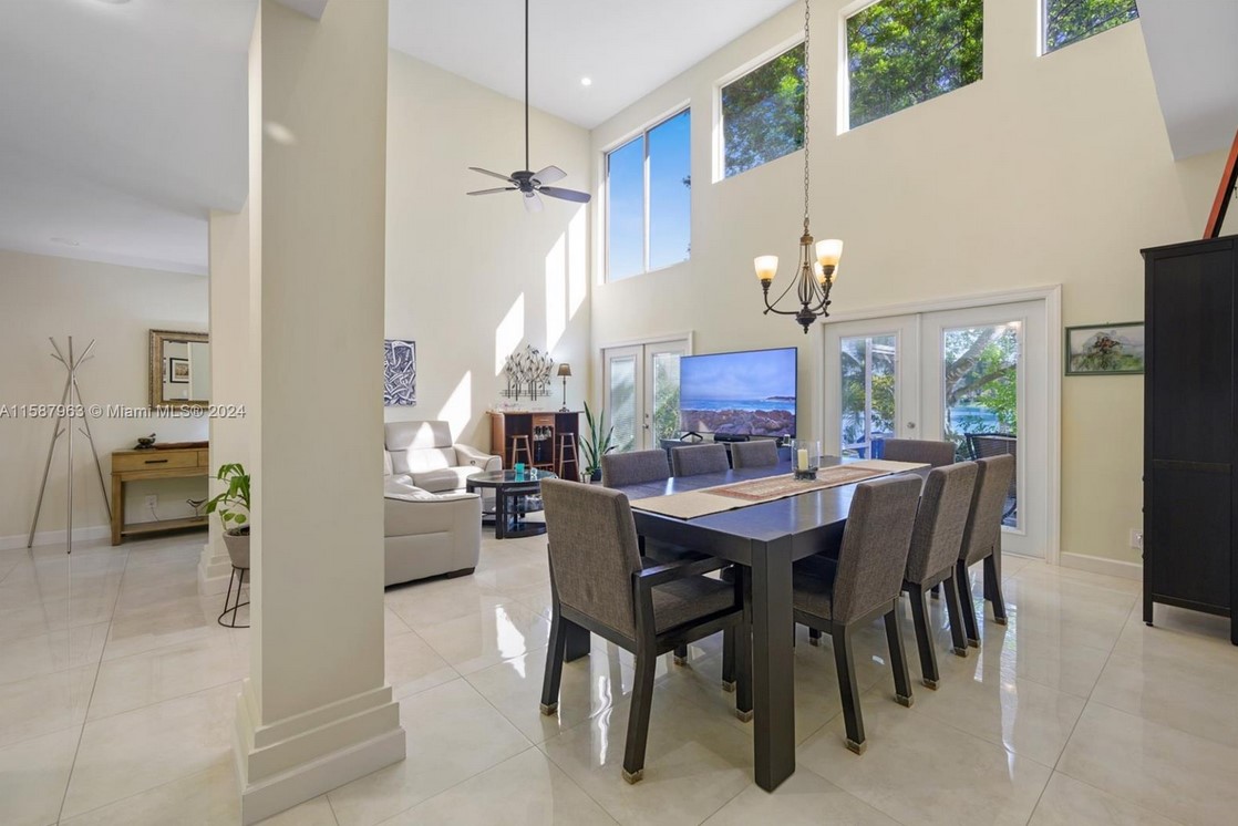 11235CoralSpringsLivingDining2