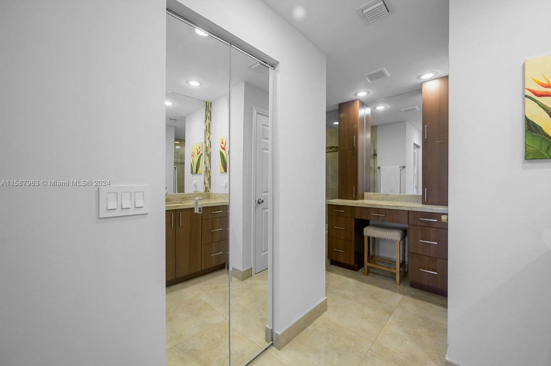 11235CoralSpringsMakeupRm