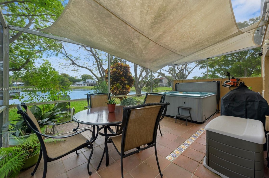 11235CoralSpringsPatio