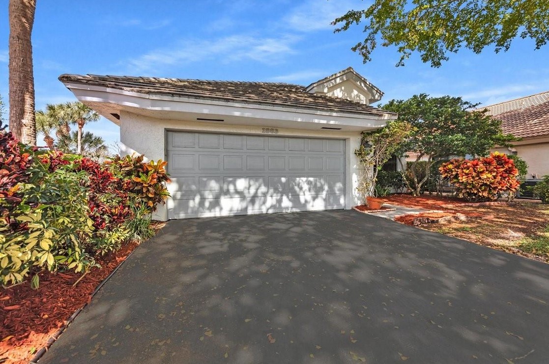 1883PlantationGarage