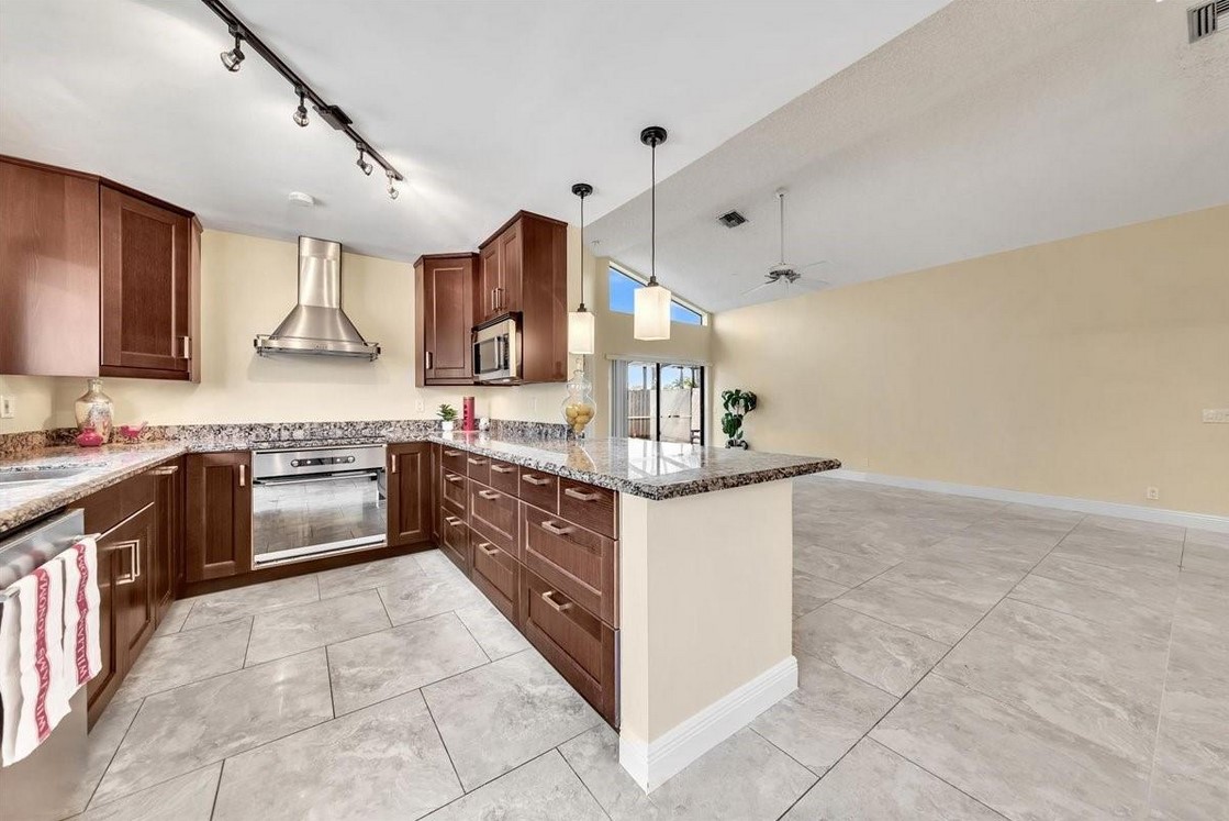 1883PlantationKitchen