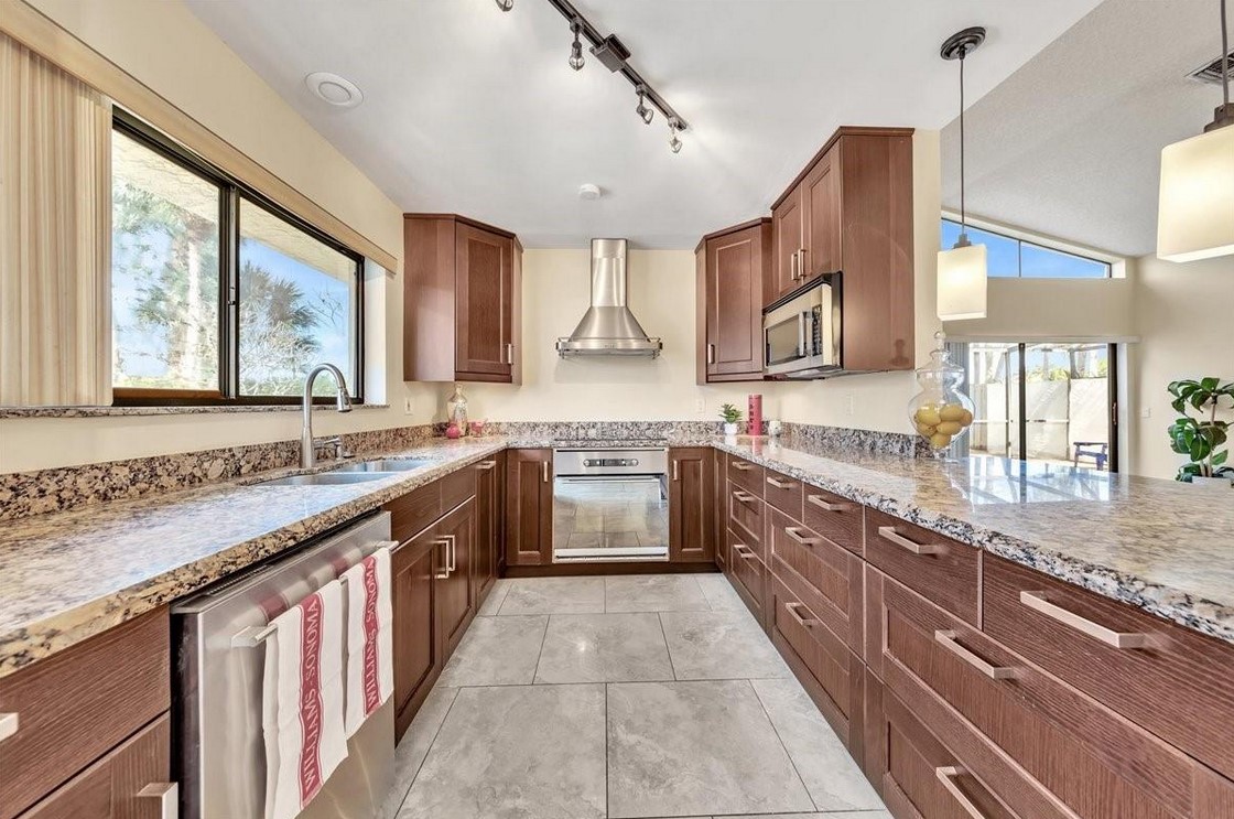 1883PlantationKitchen2