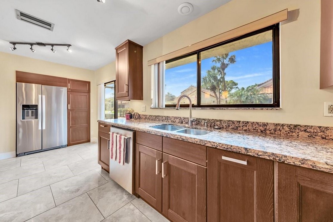 1883PlantationKitchen5