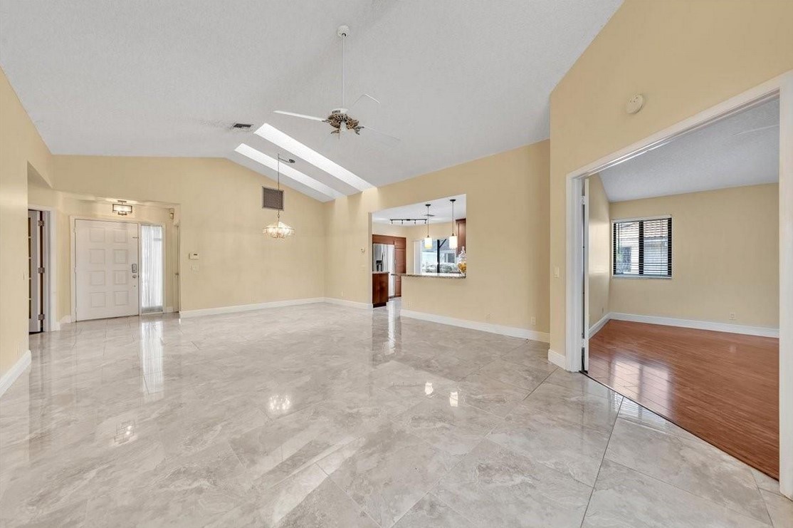 1883PlantationLivingDining4