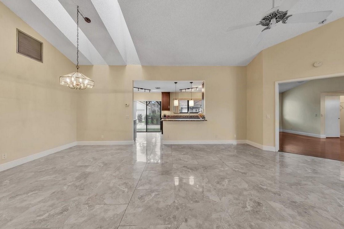 1883PlantationLivingDining7