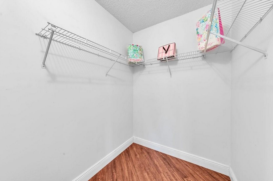 1883PlantationMasterCloset