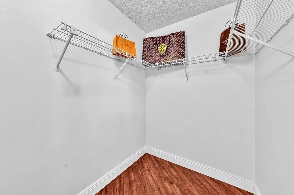 1883PlantationMasterCloset2