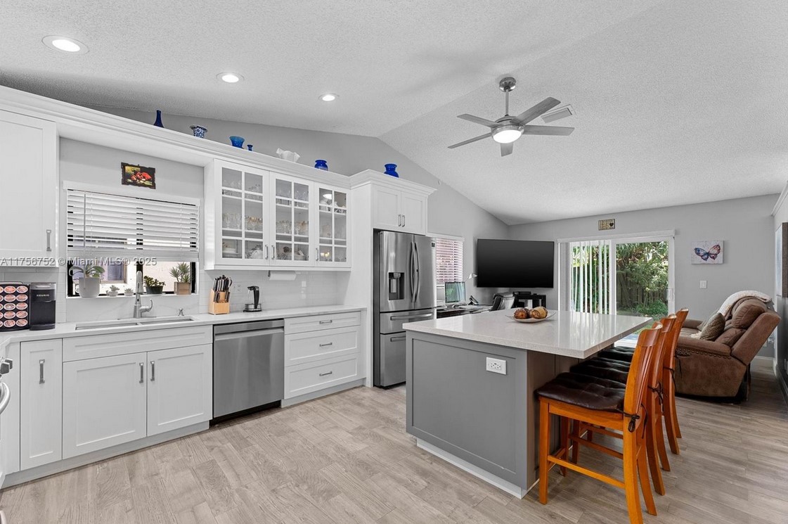 8020Lauderhillkitchen