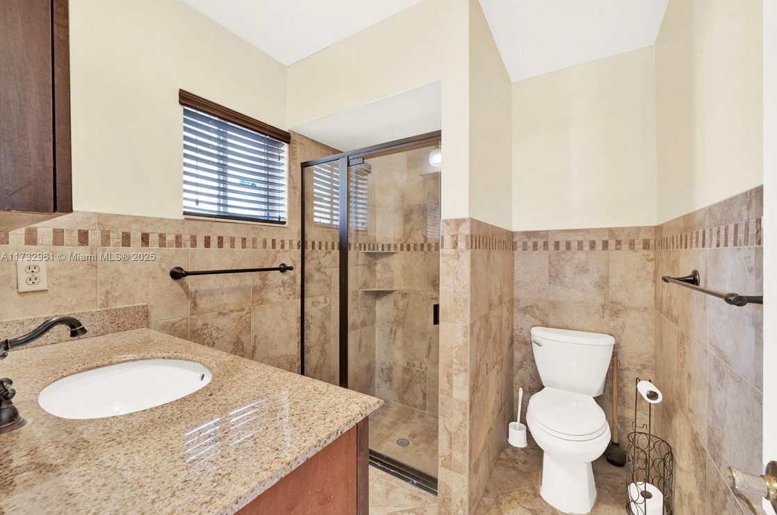 9693CoralSpringsBathRm3