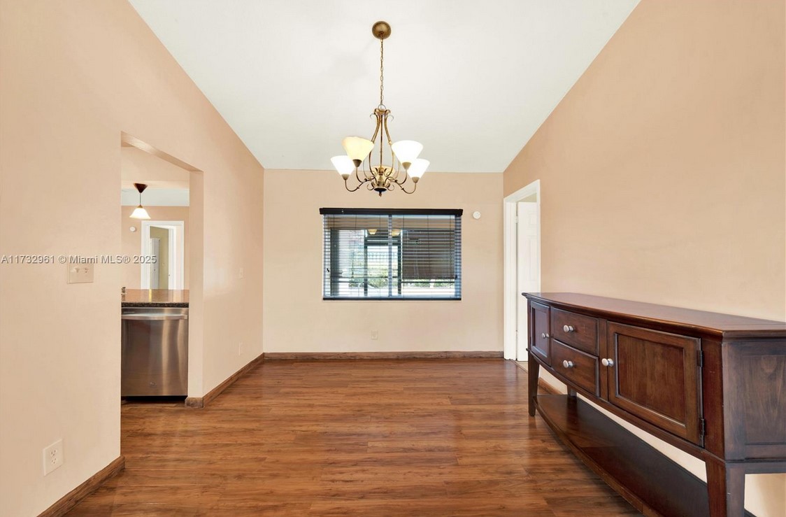 9693CoralSpringsDining