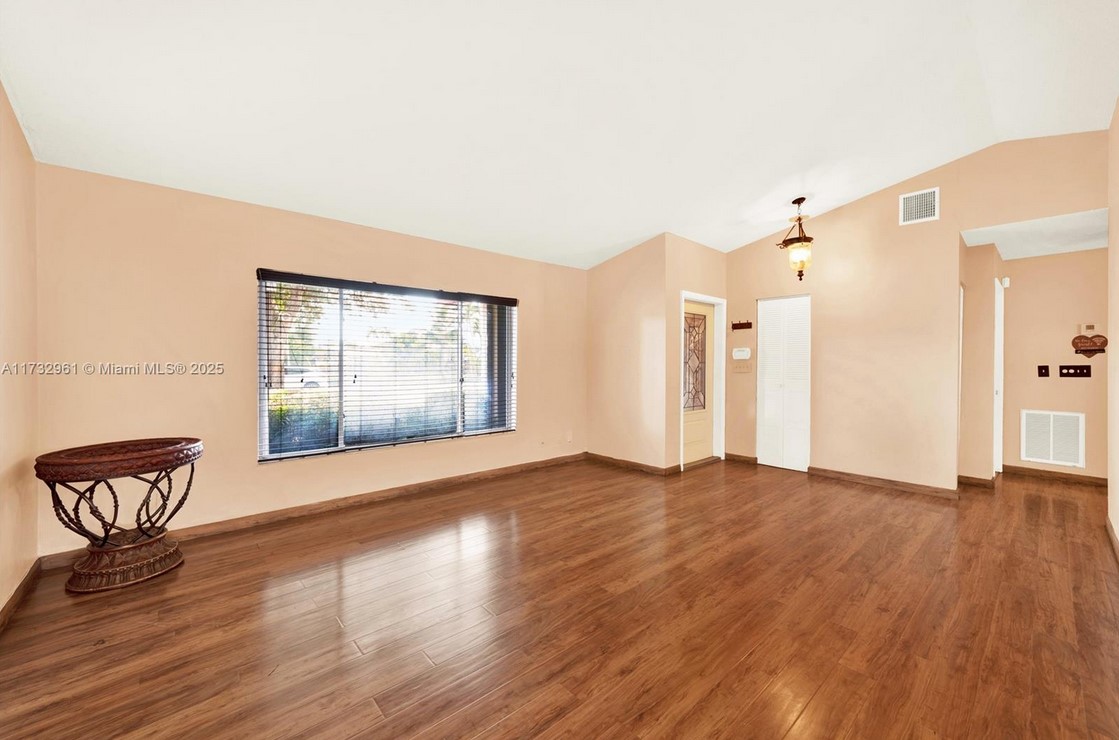 9693CoralSpringsLiving