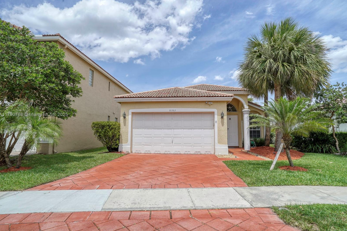 12363 NW 53rd St Coral Springs, FL 33076-3416