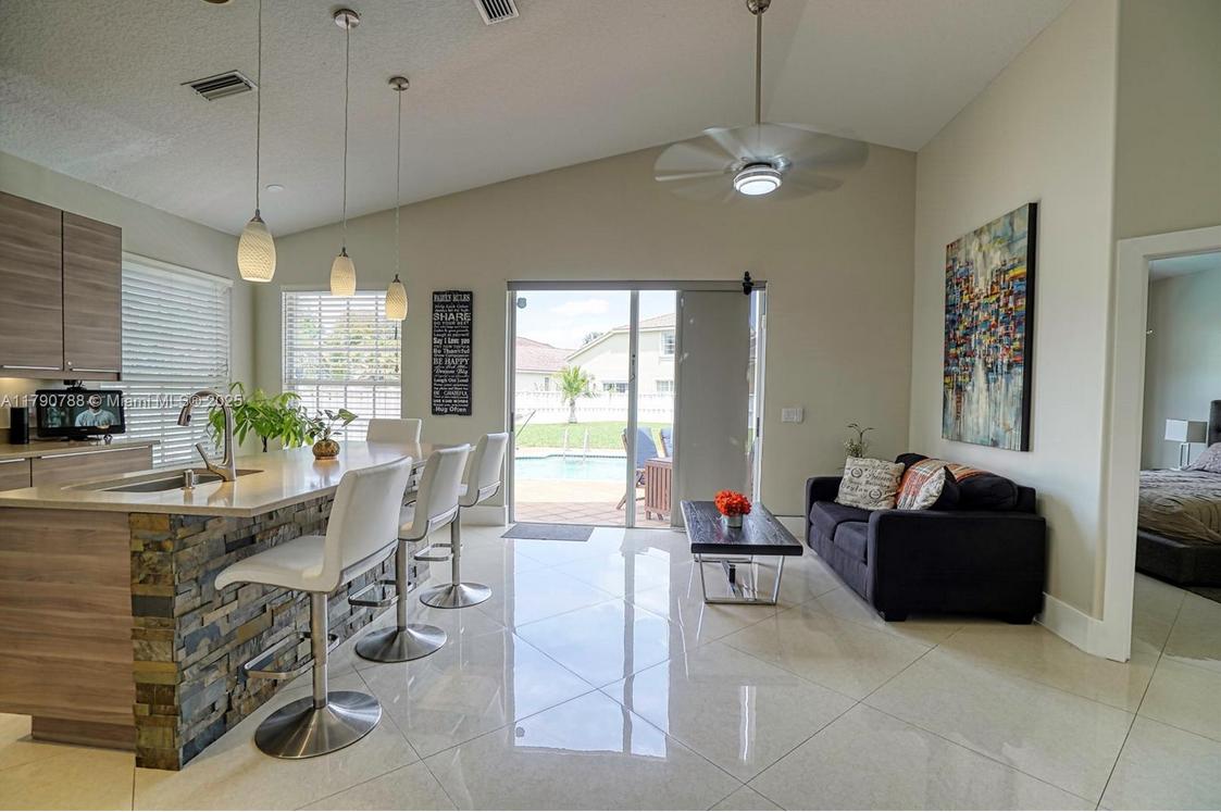 12363CoralSpringsRentalKitchenPool