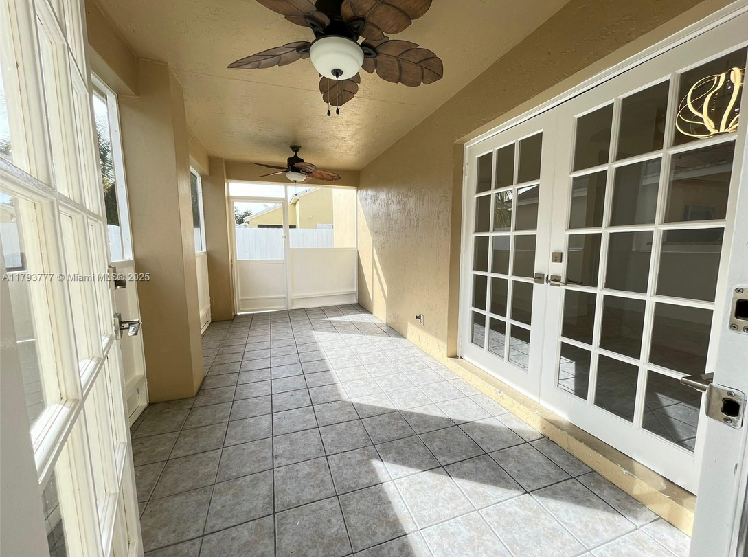 211SunriseRentPatio2