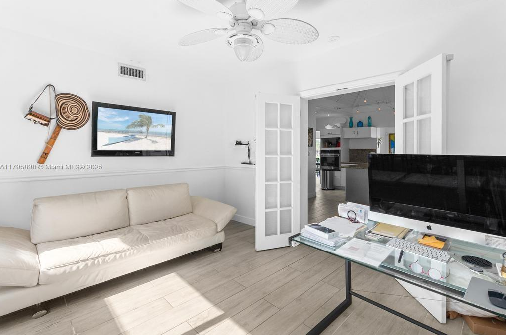 5715TamaracLivingrm6