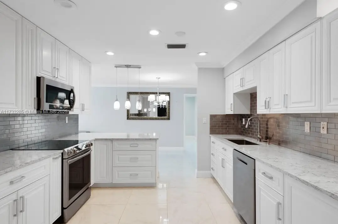 9106NWTamaracKitchen