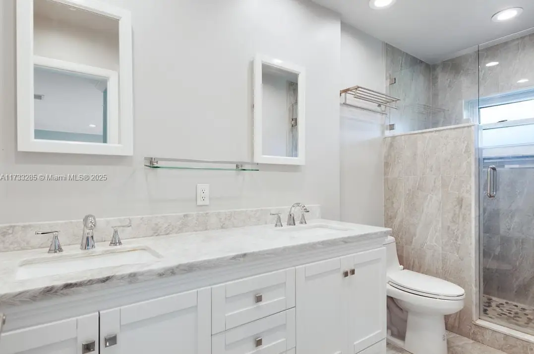 9106NWTamaracMasterBath