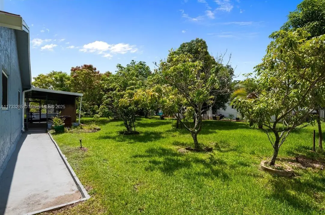 9106NWTamaracMoreLftBckYrd