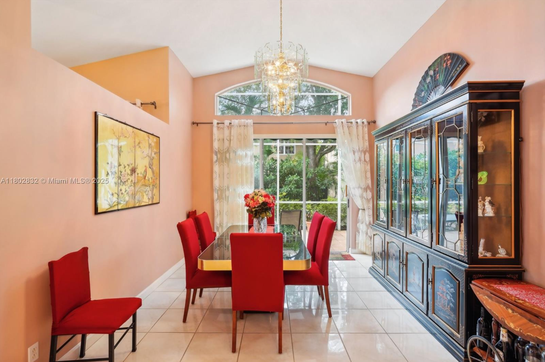 11672CoralSpringsDingRmCU