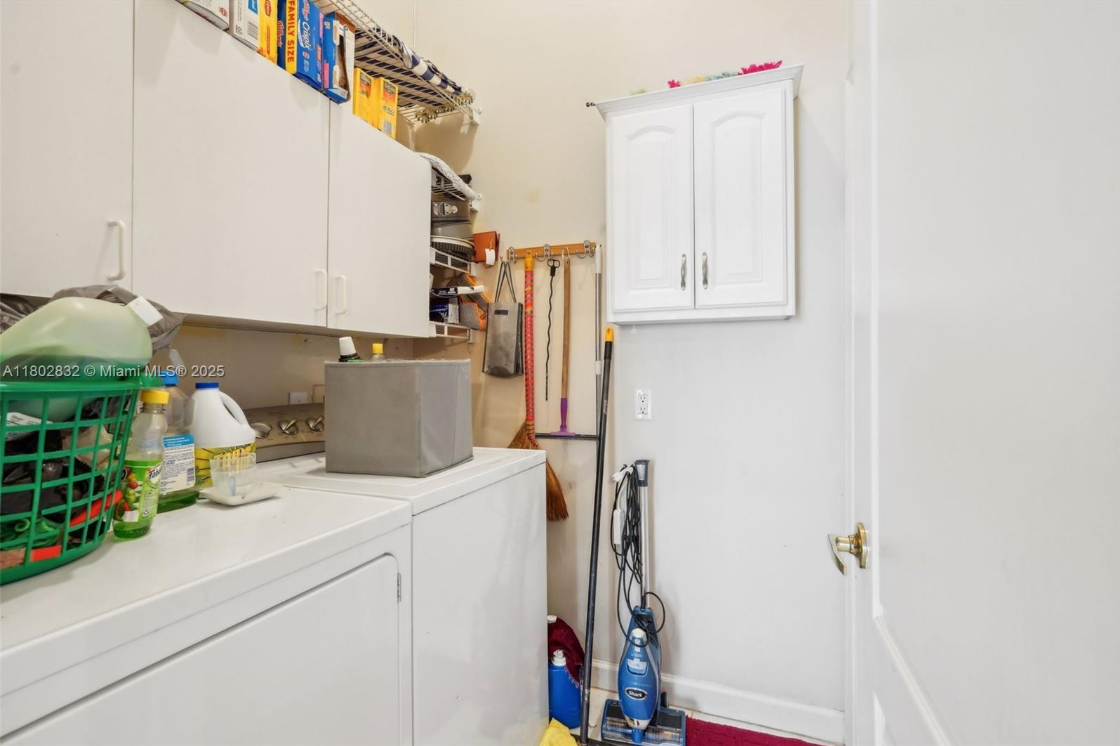 11672CoralSpringsLaundryRm