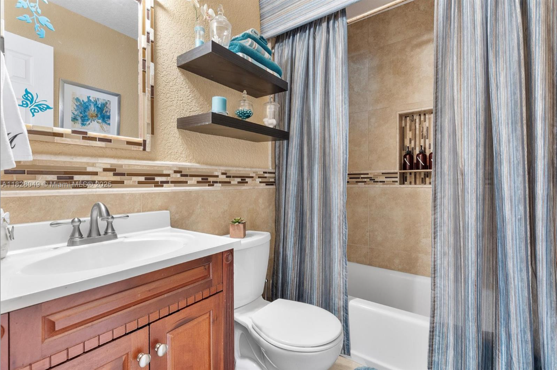 7306TamaracMaster_Bath