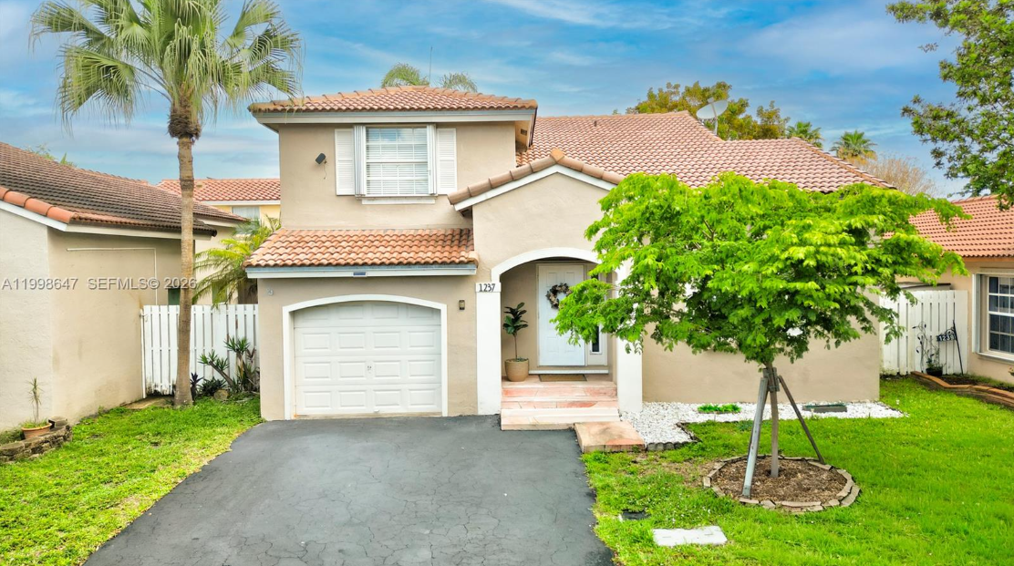 1237 NW 125th Ter, Sunrise, FL 33323-3176