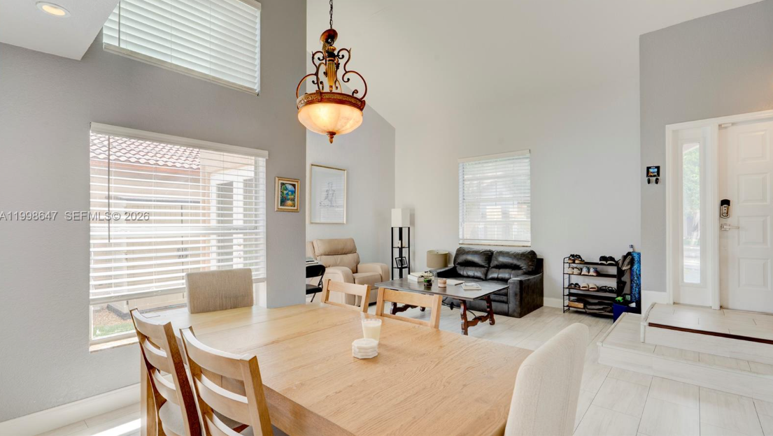 1237SunriseLivingDiningRm