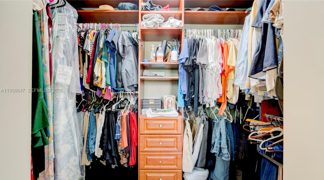 1237SunriseMasterBedroomCloset