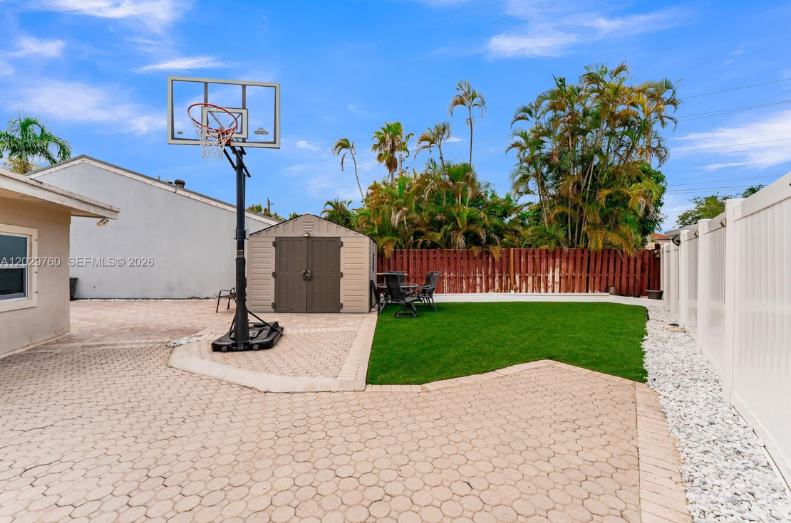 171MiramarBackyard3
