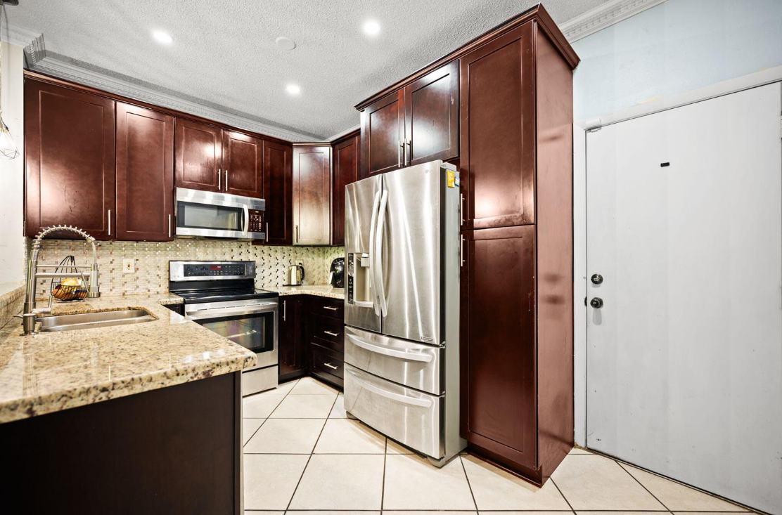483CoralsSpringsKitchen
