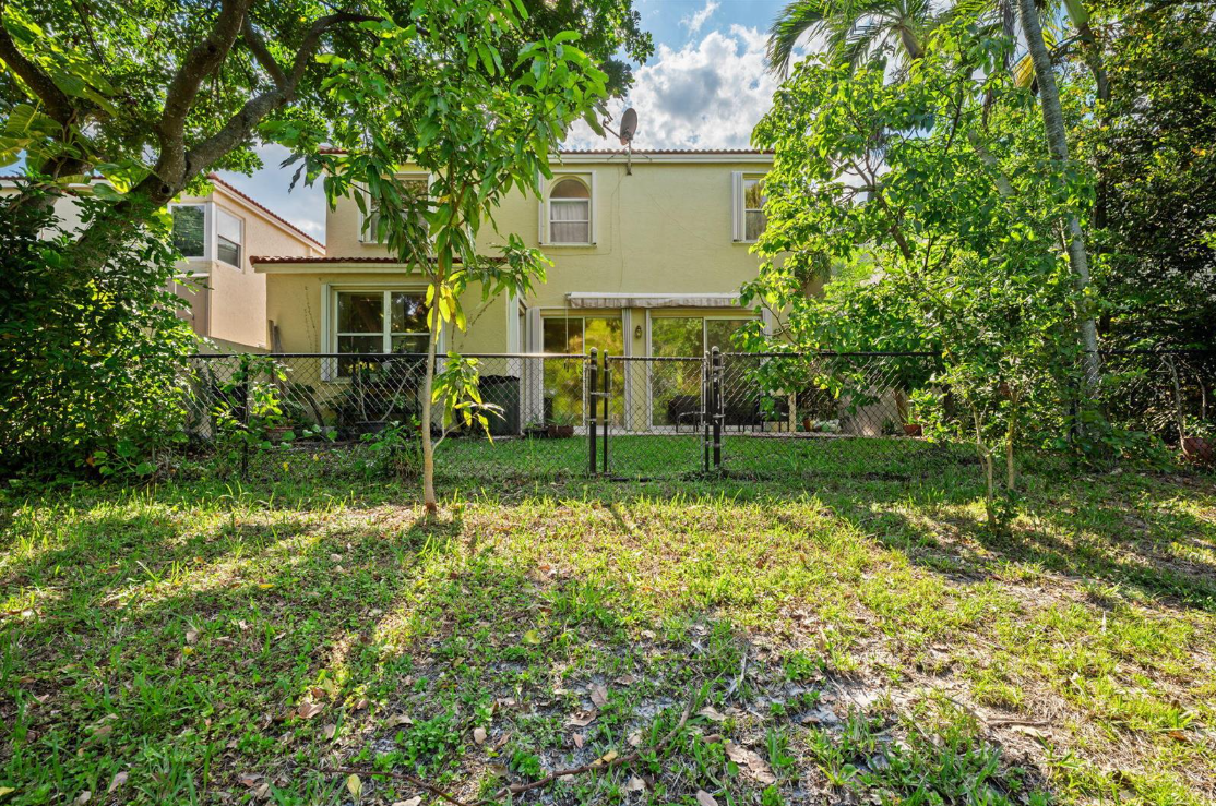 483CoralsSpringsRear