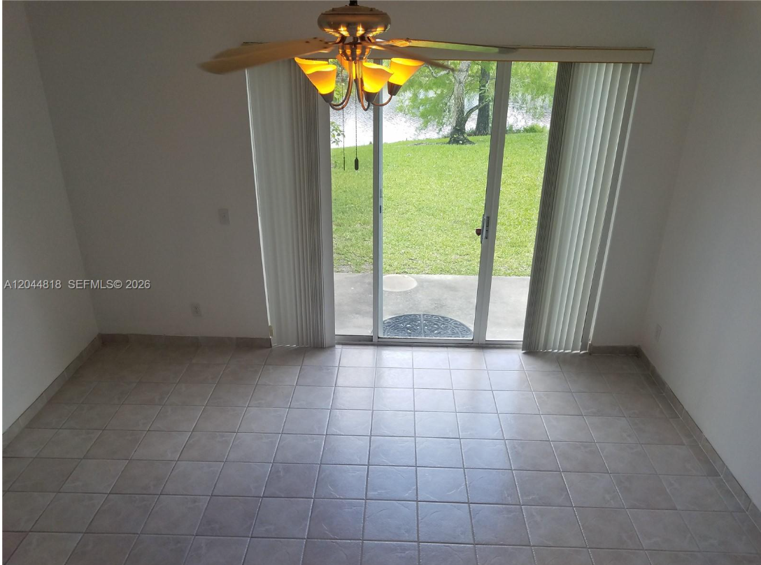 7333PlantationLivingRm