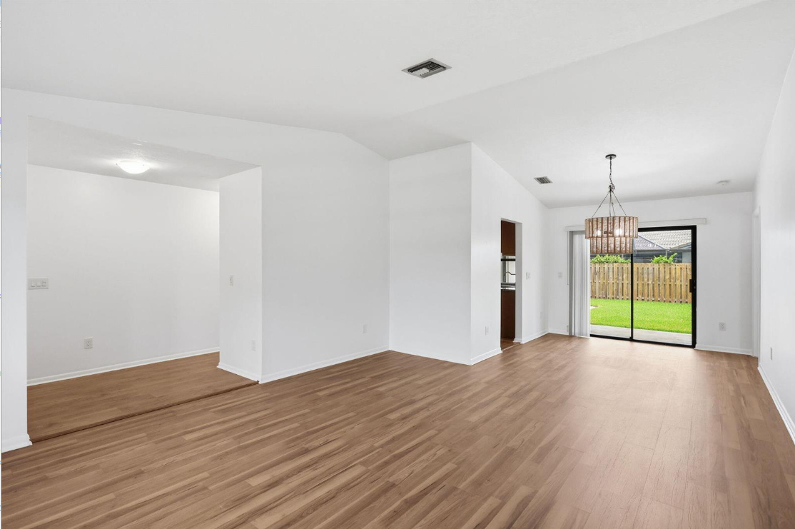7909MargateDiningLiving