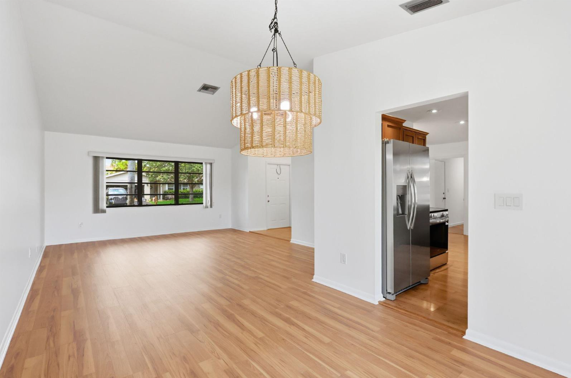 7909MargateDiningLiving2